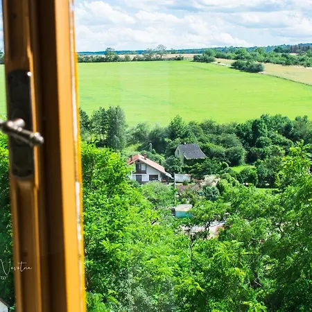 Guest house Zamek Novy Hrad Jimlin