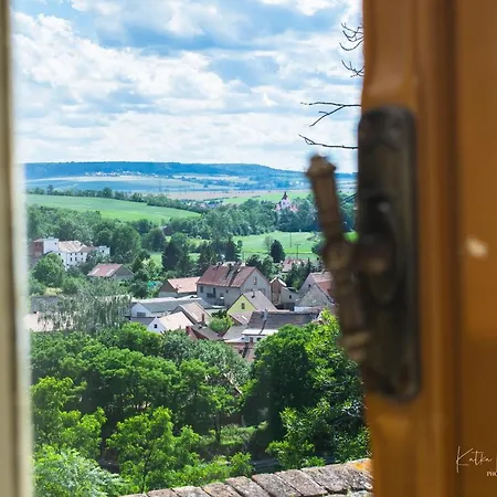 Pensjonat Zamek Novy Hrad *